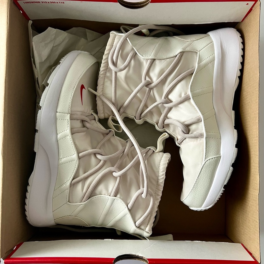 Nike Tanjun High Rise Women’s Phantom Boots Size 6.5